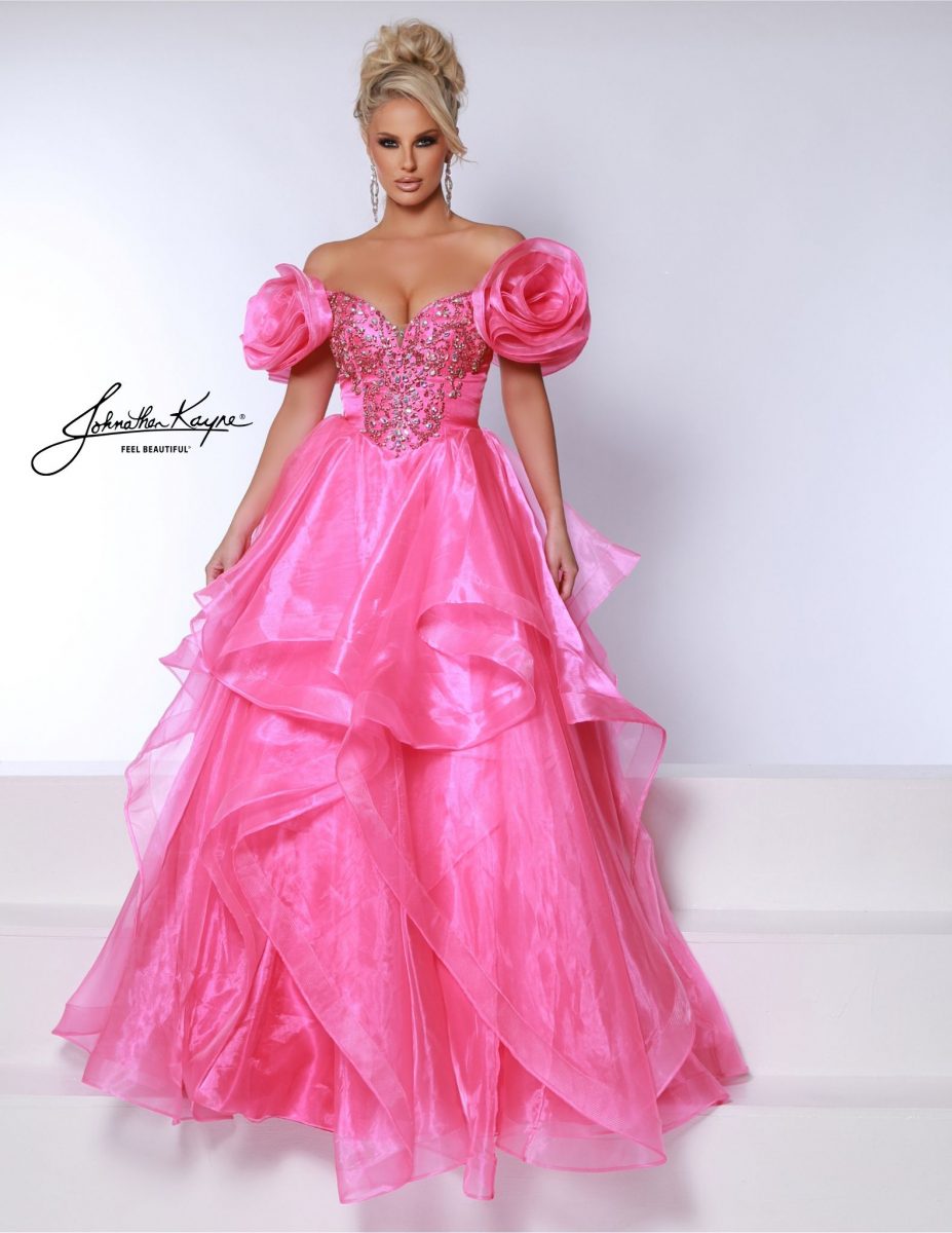 prom trends 2025. prom trends, corset, beaded bodice, puff seeves